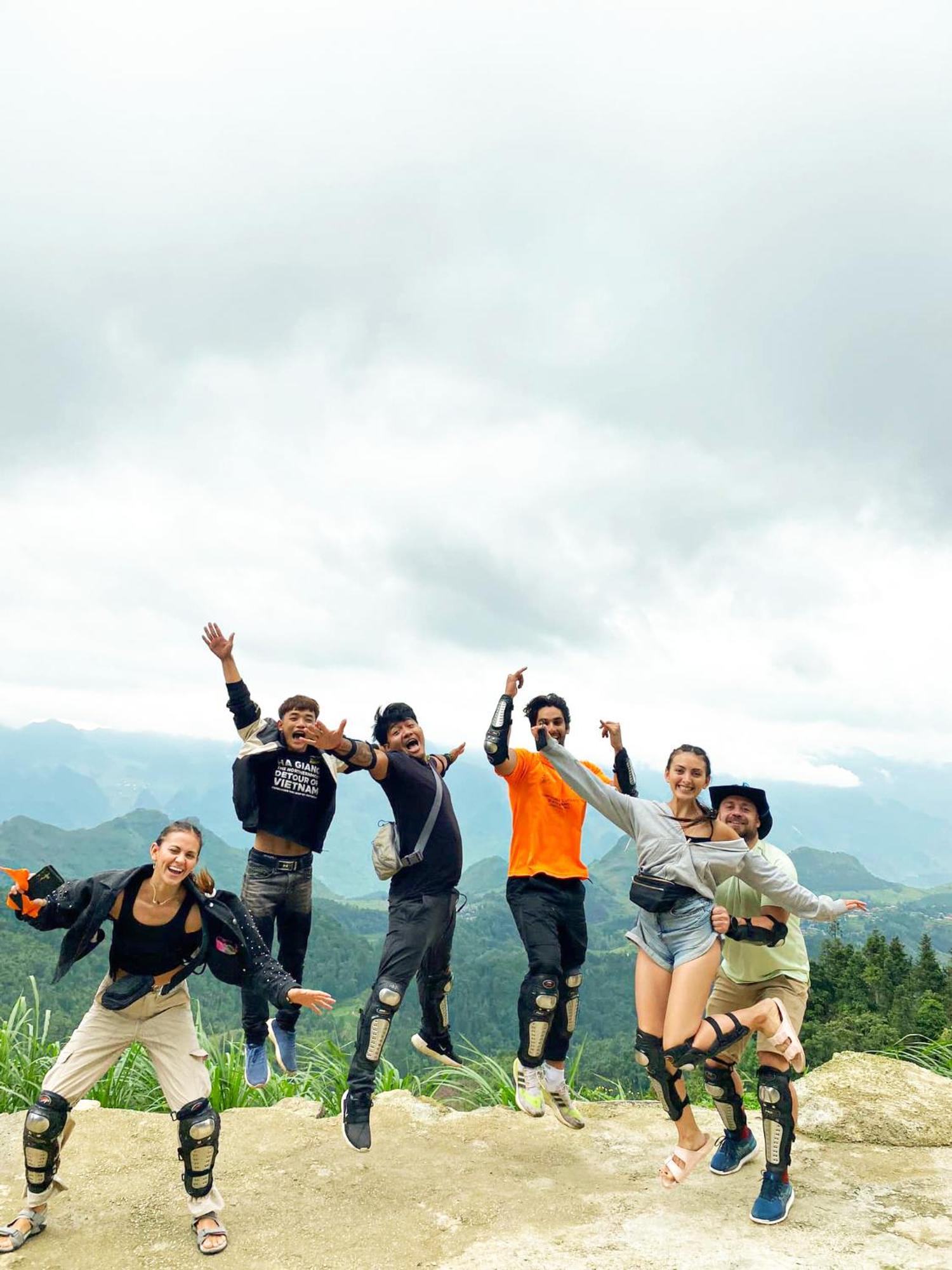 Lazy Cat Homestay - Motorbikes Rental & Tours Ha Giang Exteriör bild