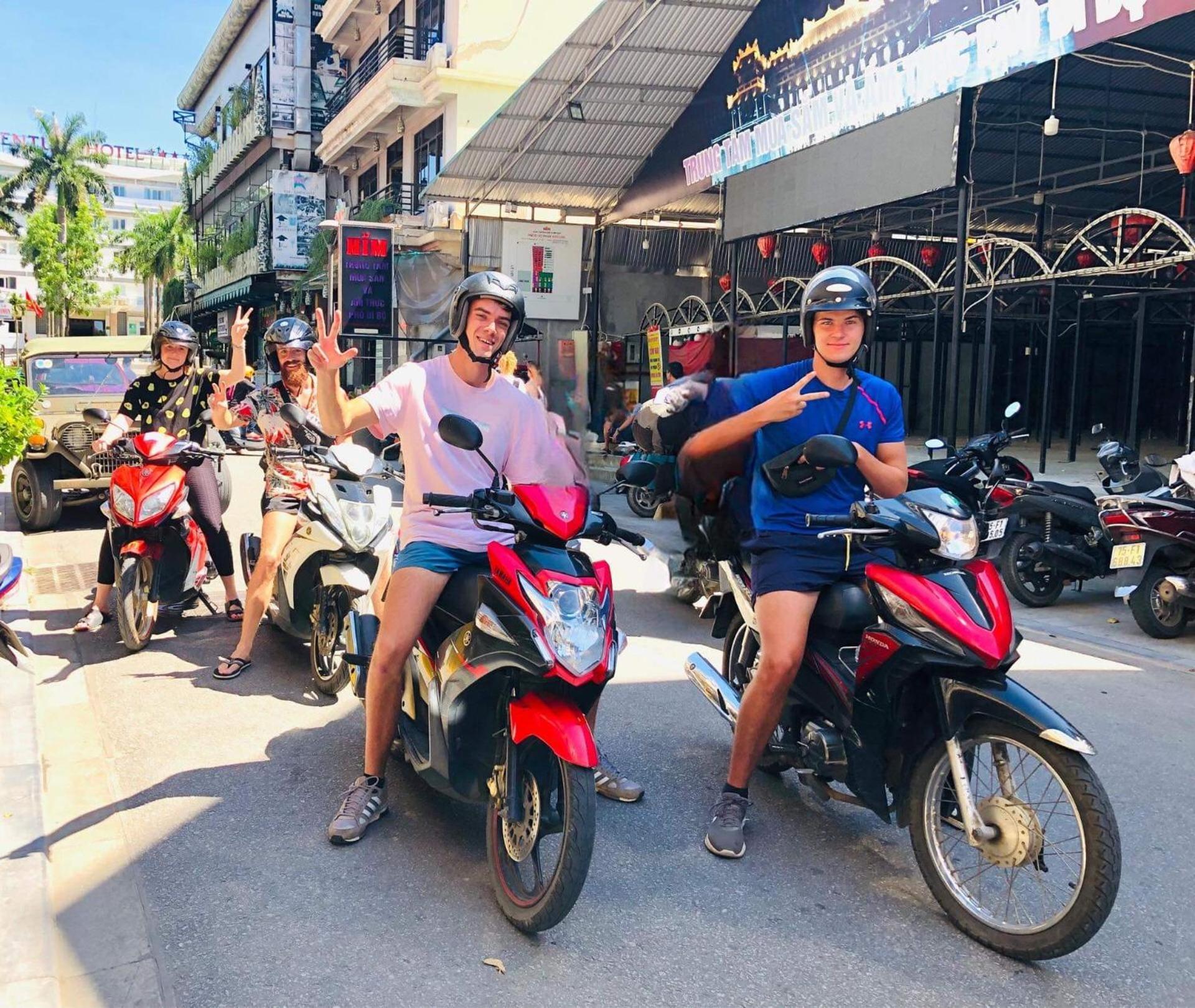 Lazy Cat Homestay - Motorbikes Rental & Tours Ha Giang Exteriör bild